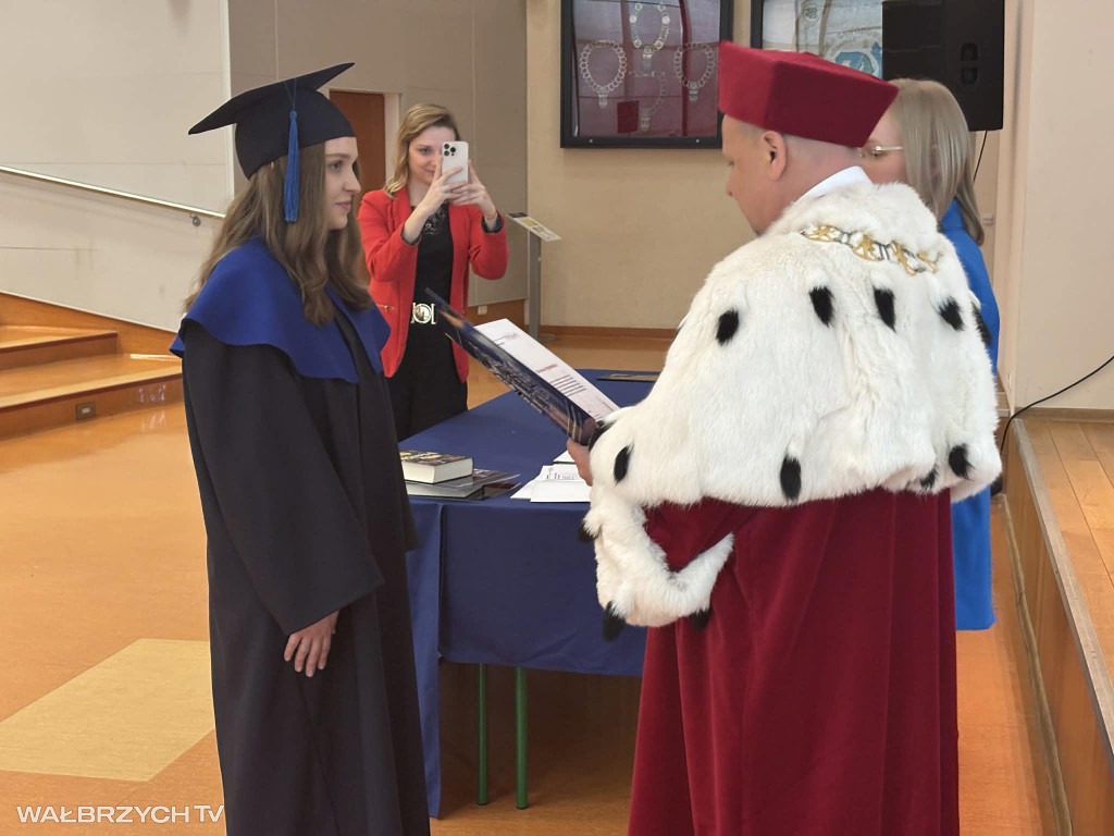 52 absolwentów ANS AS gotowych podbić rynek pracy