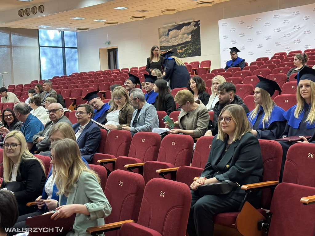 52 absolwentów ANS AS gotowych podbić rynek pracy