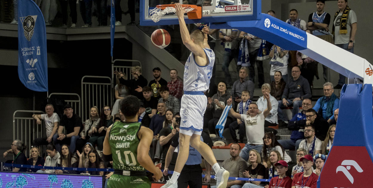 OBL: Górnik Zamek Książ - Miasto Szkła Krosno