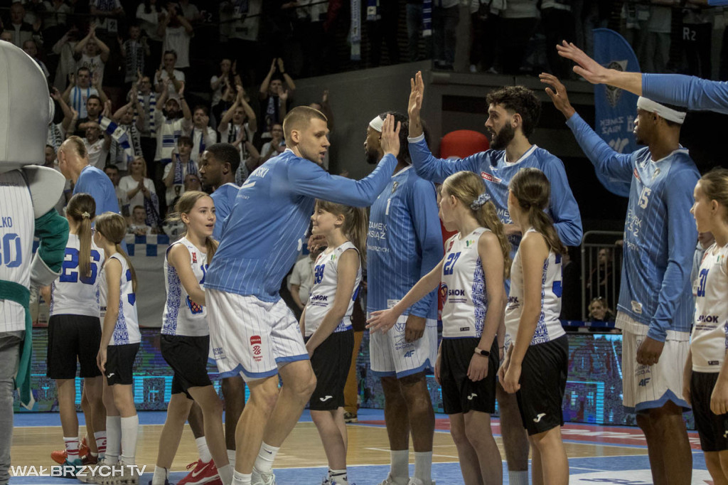 OBL: Górnik Zamek Książ - Miasto Szkła Krosno