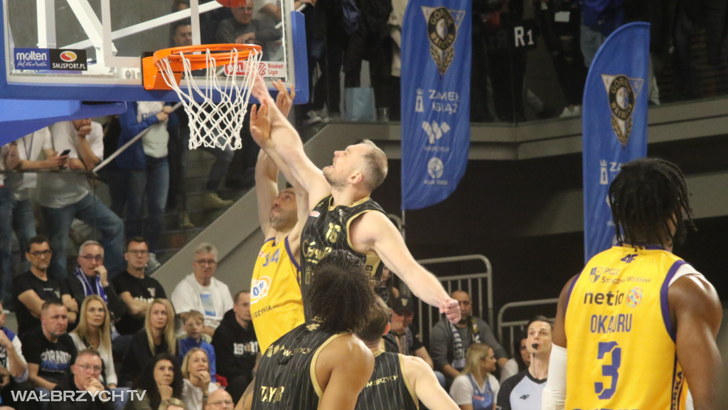 Górnik wygrywa z Arką