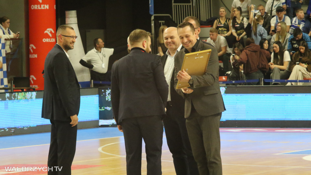 Górnik wygrywa z Arką