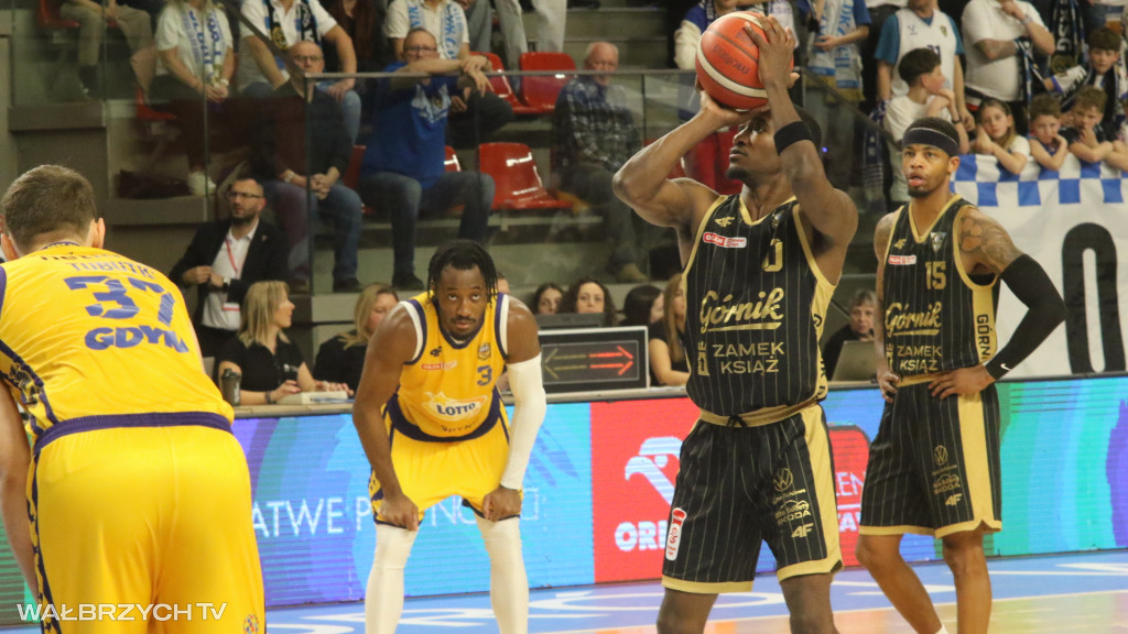 Górnik wygrywa z Arką