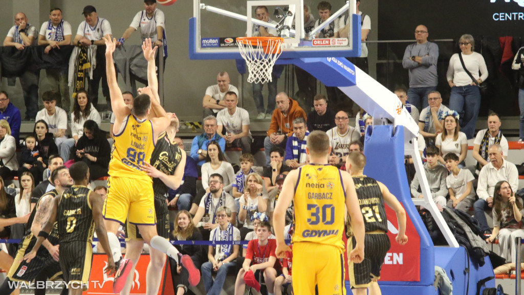 Górnik wygrywa z Arką