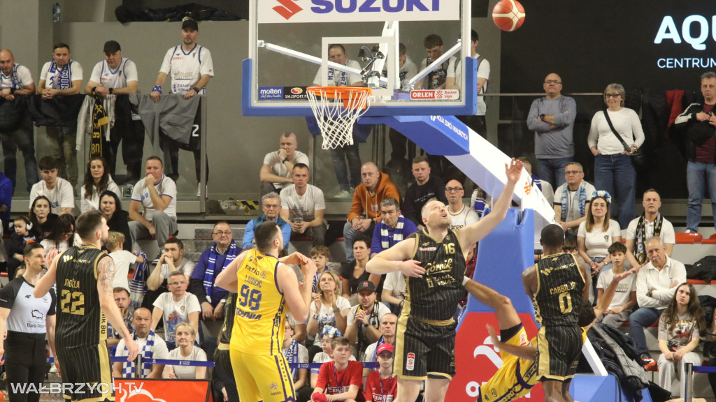 Górnik wygrywa z Arką