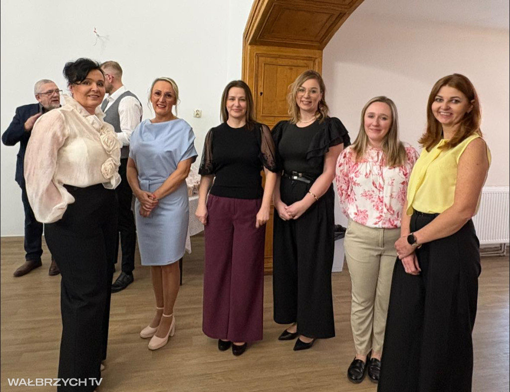 Mieszkańcy Głuszycy usiedli przy wspólnym stole