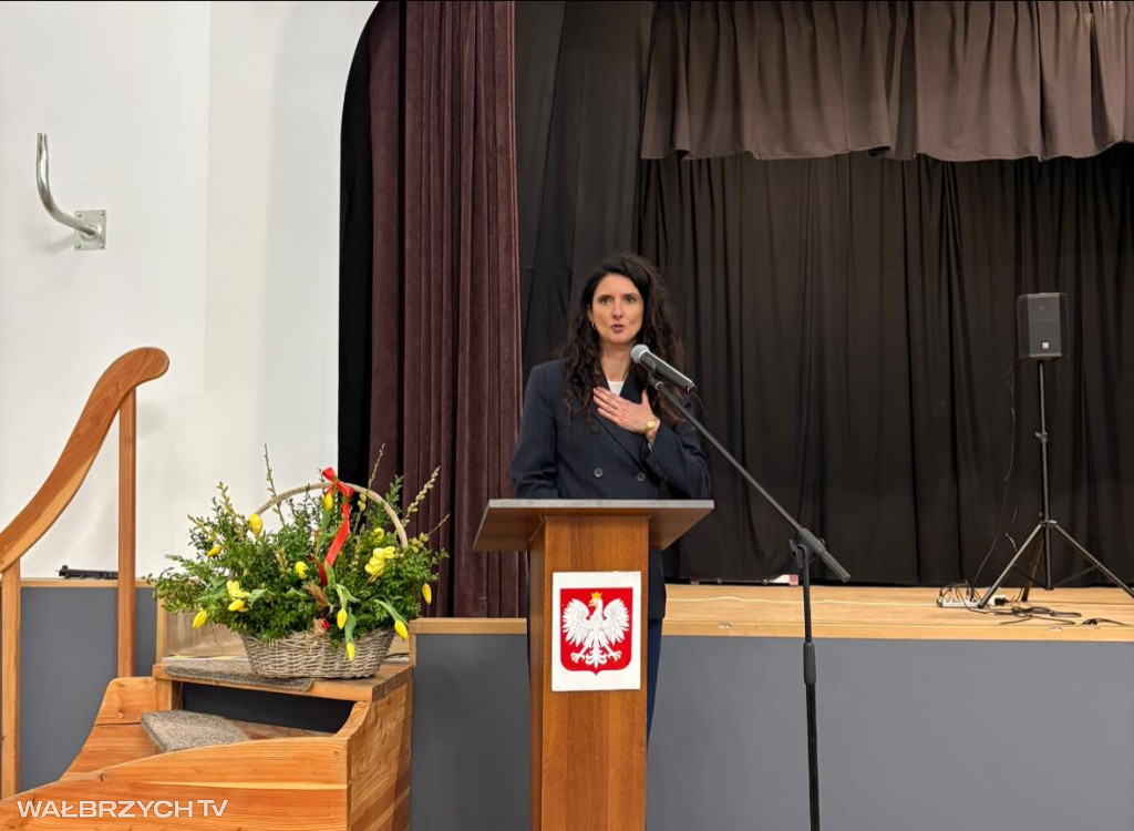 Mieszkańcy Głuszycy usiedli przy wspólnym stole