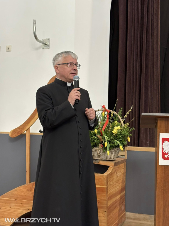 Mieszkańcy Głuszycy usiedli przy wspólnym stole