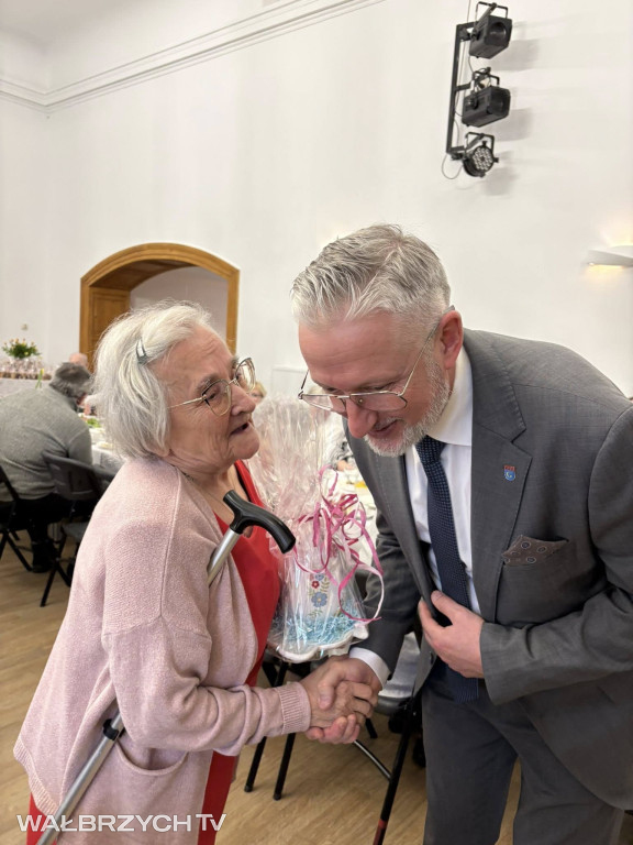 Mieszkańcy Głuszycy usiedli przy wspólnym stole