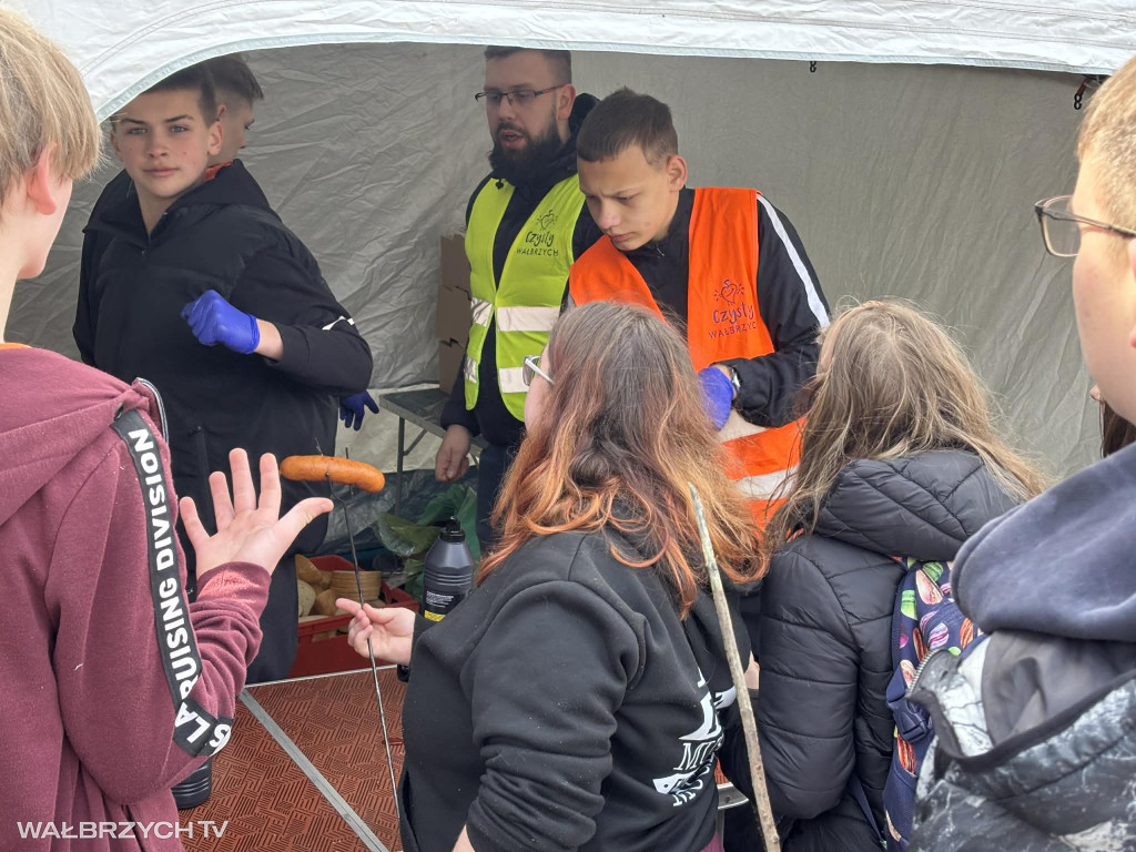 Wałbrzyszanie sprzątali i uczyli się ekologii