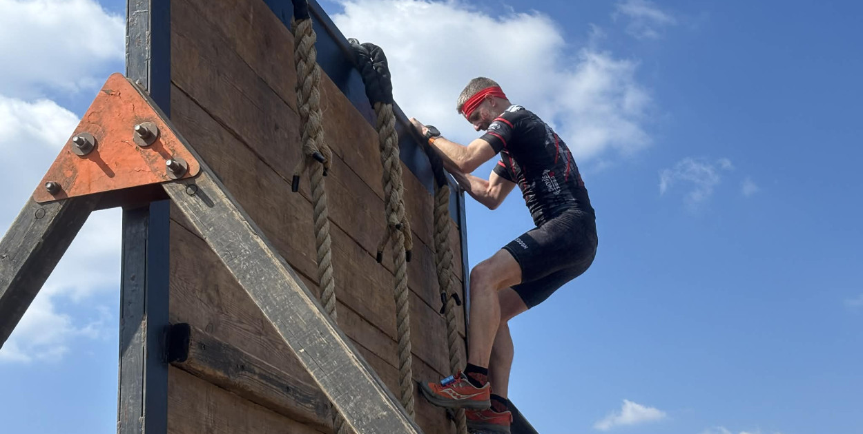 Ekstremalny Bieg Arm Race: Pierwszy dzień za nami