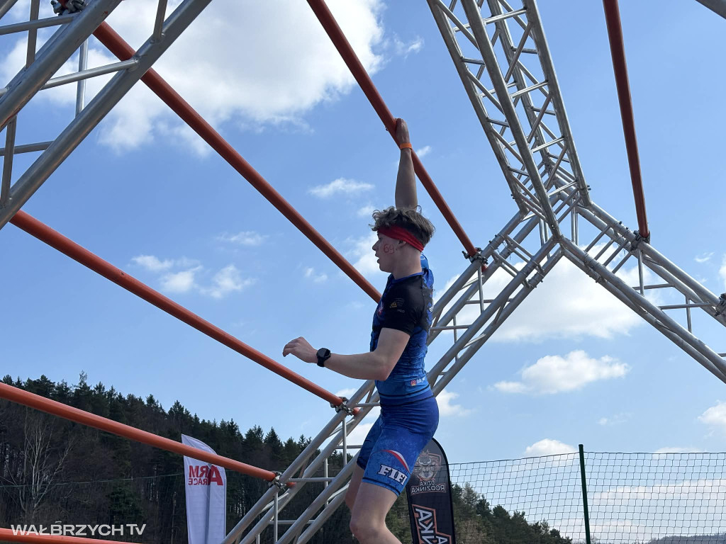 Ekstremalny Bieg Arm Race: Pierwszy dzień za nami