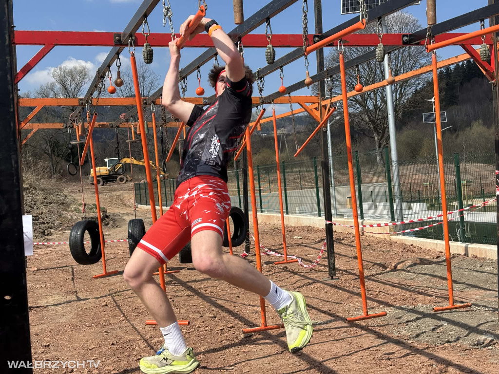 Ekstremalny Bieg Arm Race: Pierwszy dzień za nami