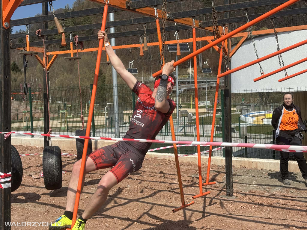 Ekstremalny Bieg Arm Race: Pierwszy dzień za nami