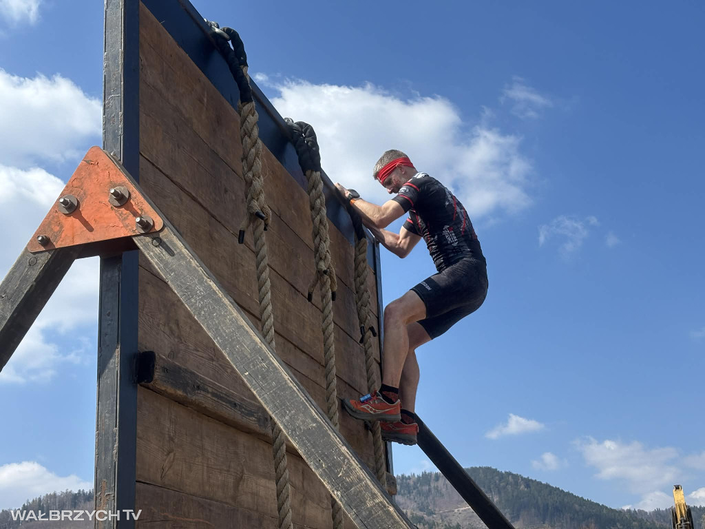 Ekstremalny Bieg Arm Race: Pierwszy dzień za nami