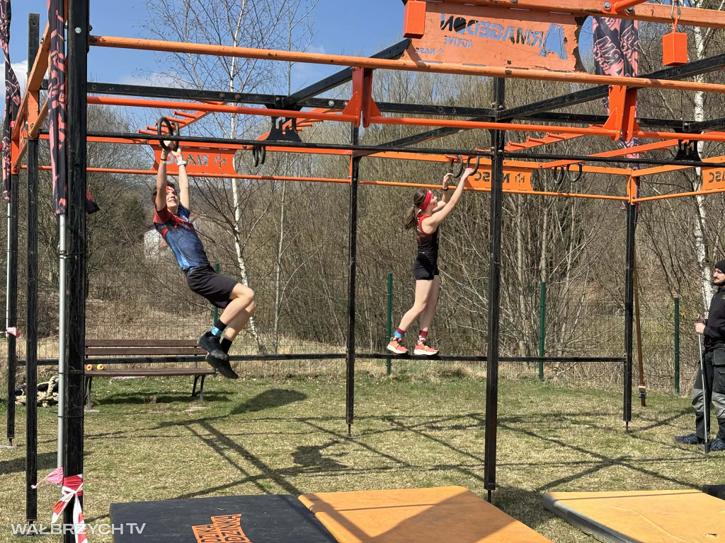 Ekstremalny Bieg Arm Race: Pierwszy dzień za nami