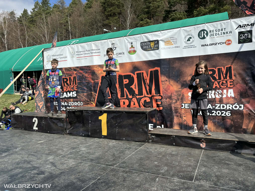 Ekstremalny Bieg Arm Race: Pierwszy dzień za nami