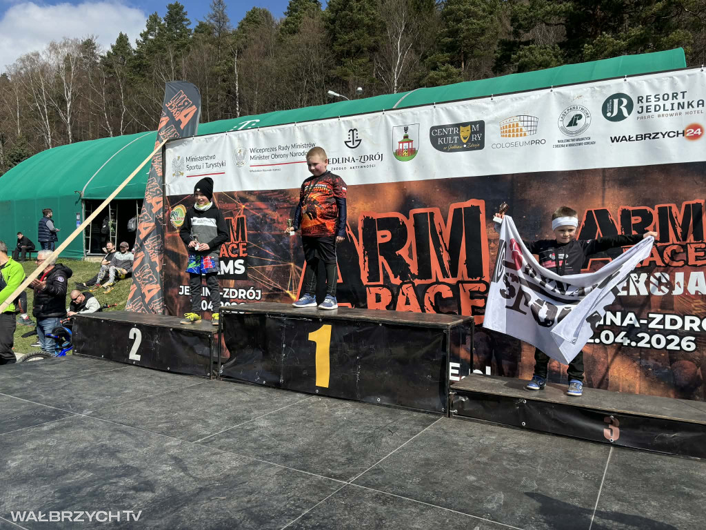 Ekstremalny Bieg Arm Race: Pierwszy dzień za nami