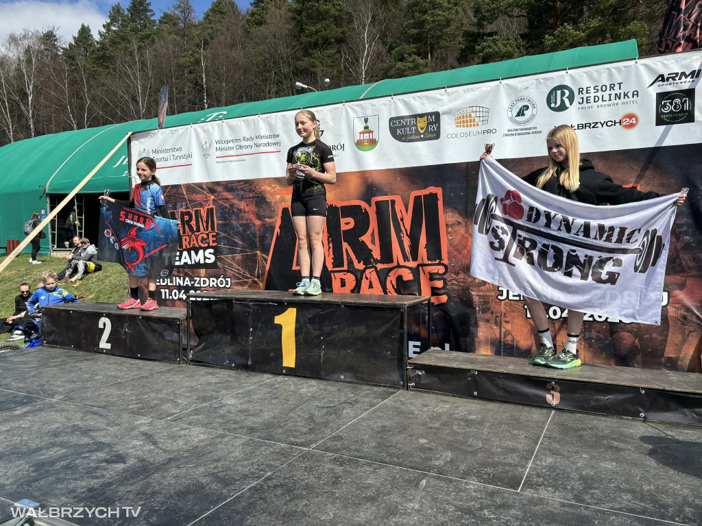 Ekstremalny Bieg Arm Race: Pierwszy dzień za nami