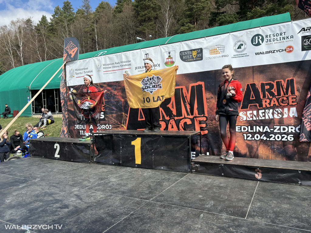 Ekstremalny Bieg Arm Race: Pierwszy dzień za nami