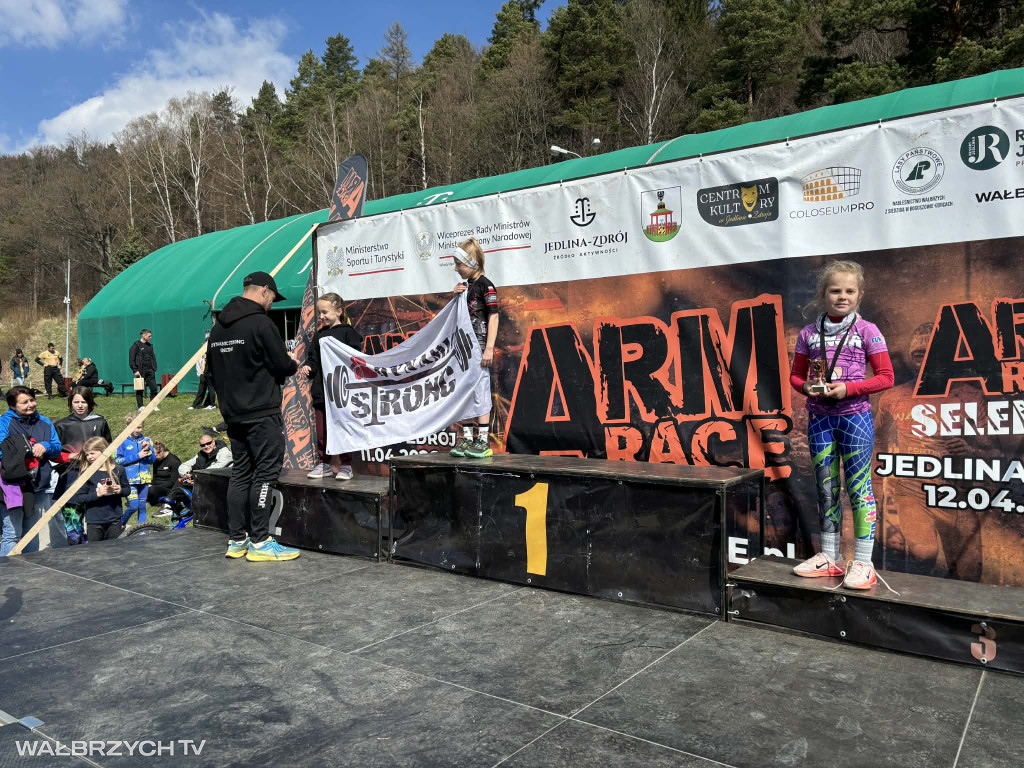 Ekstremalny Bieg Arm Race: Pierwszy dzień za nami