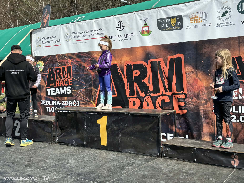 Ekstremalny Bieg Arm Race: Pierwszy dzień za nami