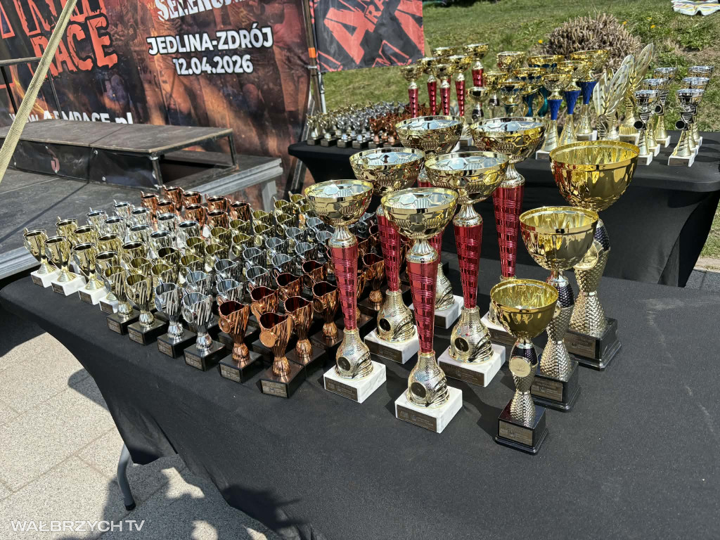 Ekstremalny Bieg Arm Race: Pierwszy dzień za nami