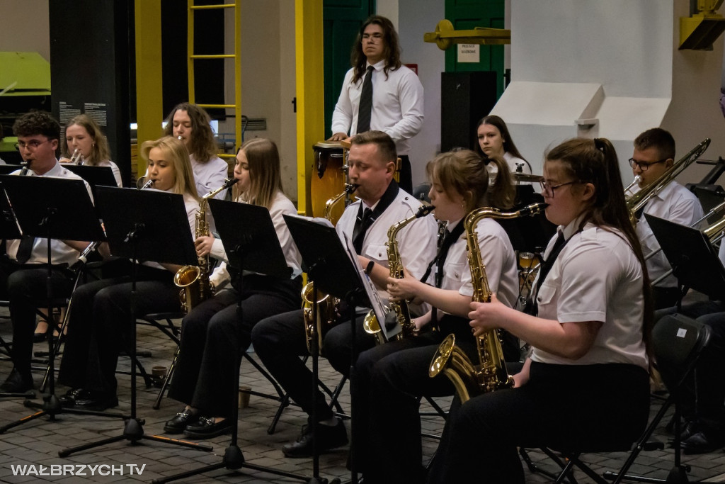 Orkiestra Dęta zagrała w Starej Kopalni