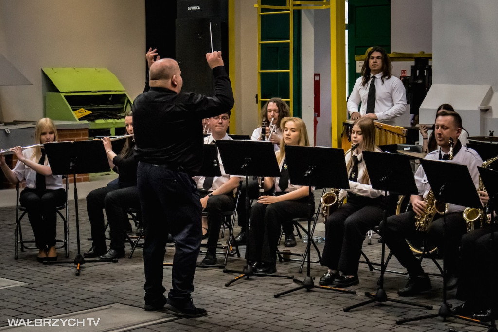 Orkiestra Dęta zagrała w Starej Kopalni