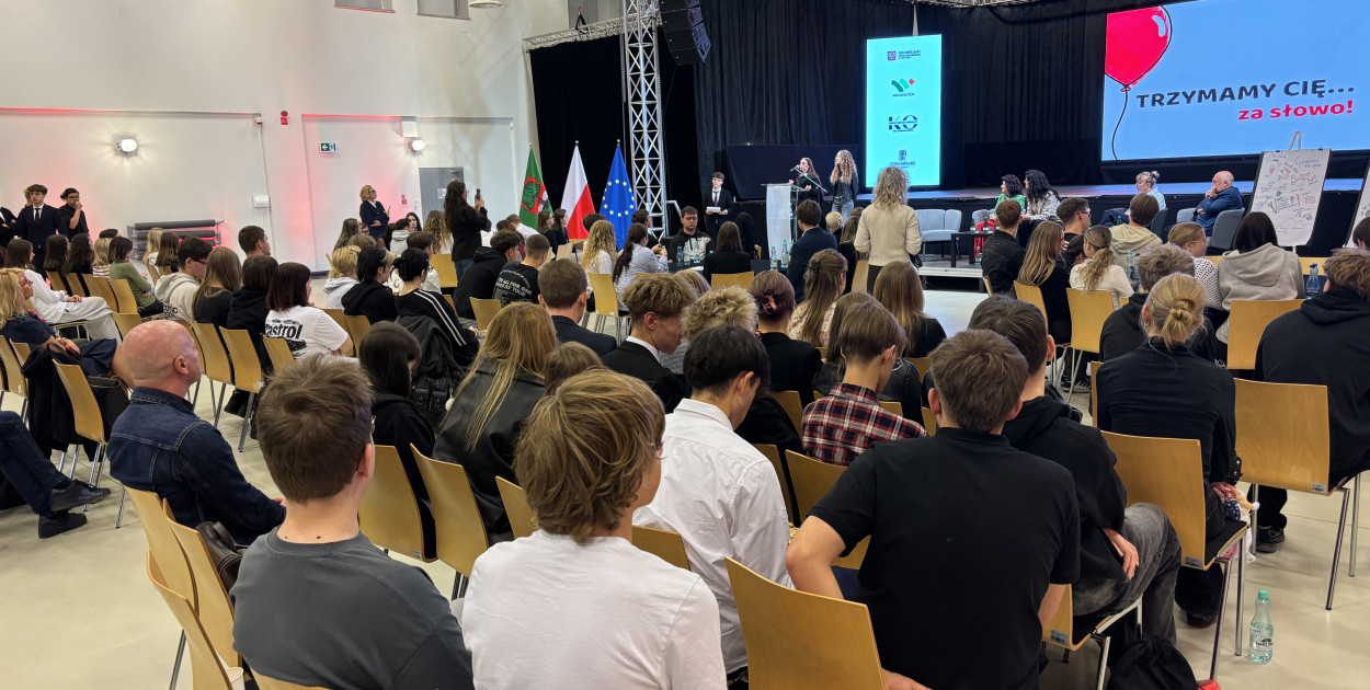 Wałbrzyska młodzież trzyma za słowo