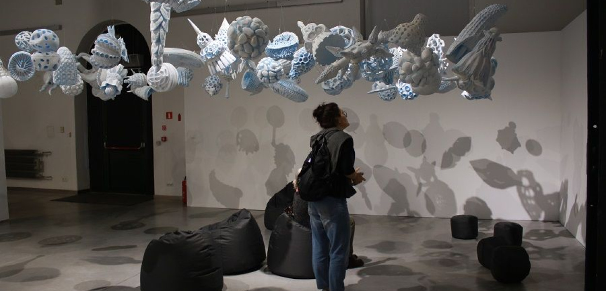 Takiej dziwnej wystawy nie widzieliście. Drukarki 3D i fantazyjne rzeźby