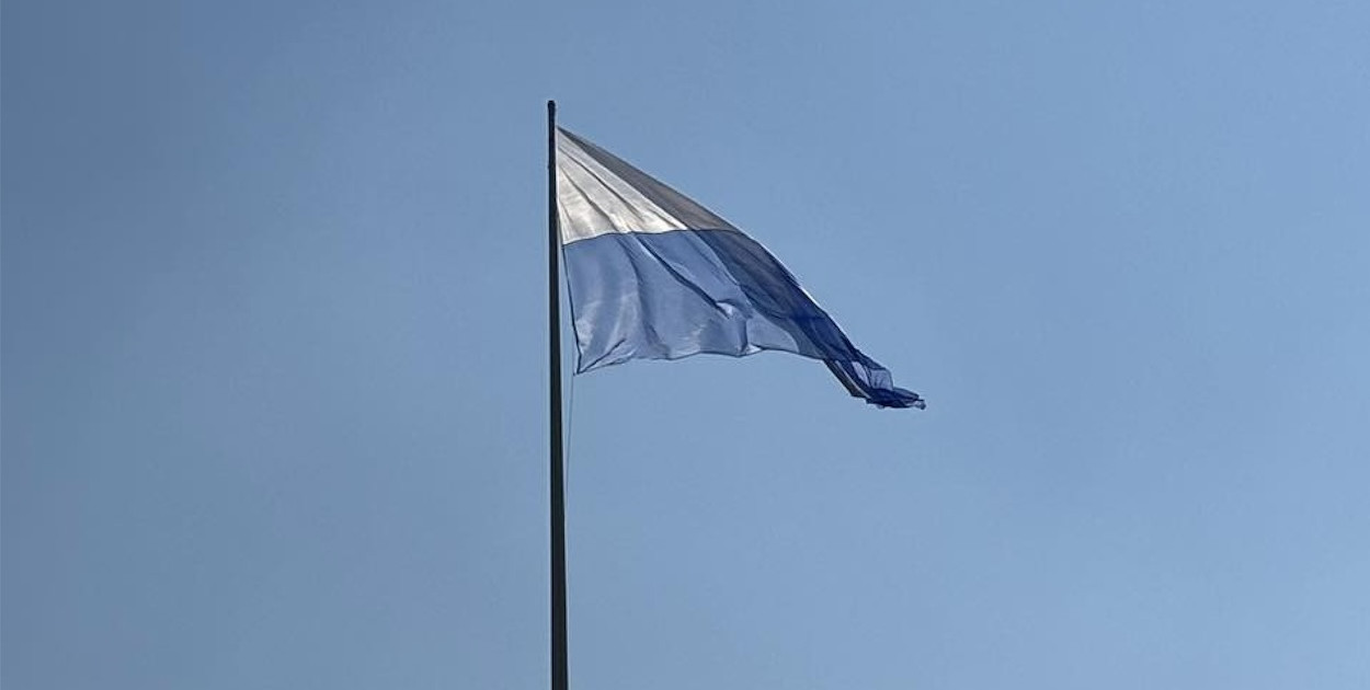 Biało-Niebieskie Serce Wałbrzycha: Świętujemy Rocznicę Górnika Wałbrzych