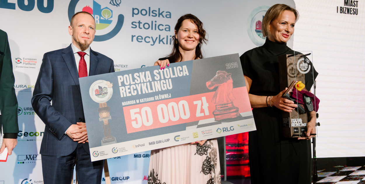 Czek 50 tys. zł odebrała Anna Perkowska z PSP nr 28 w Wałbrzychu