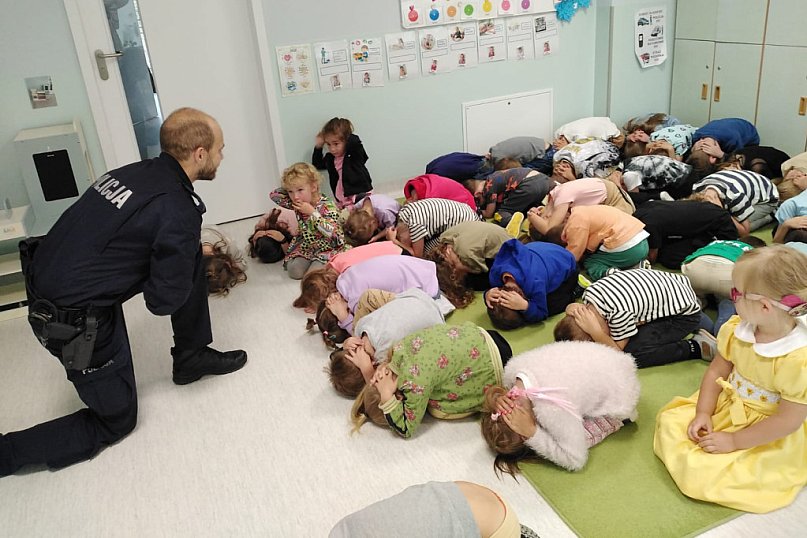 W Clever Garden uczą, jak zadzwonić na 112