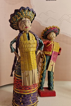 Lalki Świata - wystawa w Muzeum Porcelany-499