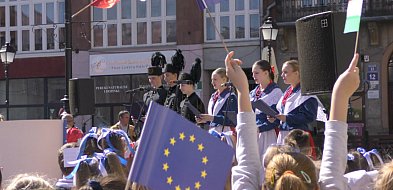 Czy Unia się opłaca, a Wałbrzych odnosi korzyści z członkostwa w UE?-17087
