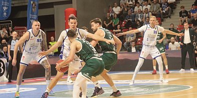 Wałbrzych oddycha koszykówką – w Aqua Zdroju strefa kibica na play-offy!-17097