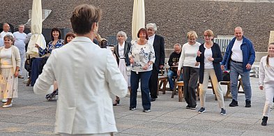 Nauka tańca i disco podczas Tanecznej Białej Nocy-17710