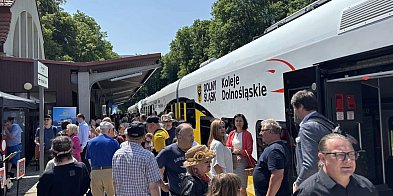  Po 25 latach pociągi wracają do Karpacza-17847