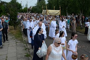 Nie wszyscy o tym wiedzą. Czy udział w procesji Bożego Ciała to obowiązek?-17921