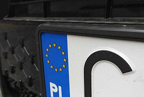 Rejestracja auta przez internet i koniec z przynoszeniem tablic. Rząd przyjął...-18228