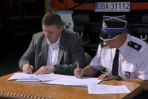 Powiat wałbrzyski dorzucił się do samochodu dla OSP Gorce-18234
