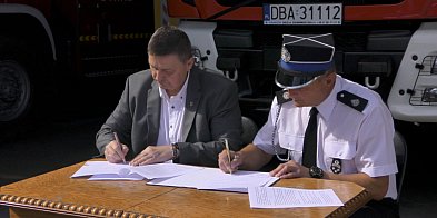 Powiat wałbrzyski dorzucił się do samochodu dla OSP Gorce-18234