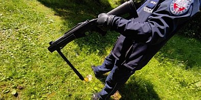 Marciszów: Strzelał do policjantów z wiatrówki-18401