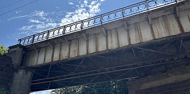 100-tonowy dźwig i nowa konstrukcja w jedną noc-18420