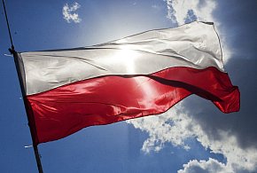 Flaga i hymn na nowo? Rząd chce korekty przepisów dot. symboli narodowych-18449