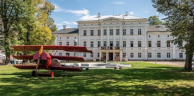 Wernisaż i kino plenerowe w Pałacu Jedlinka -18509