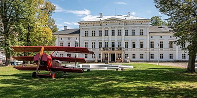 Wernisaż i kino plenerowe w Pałacu Jedlinka -18509