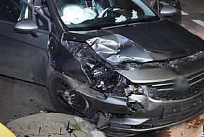 Dwie osoby w szpitalu: Wypadek na wjeździe na obwodnicę Wałbrzycha-20598