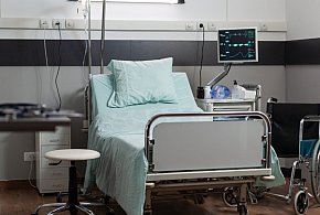 Lek wycofany z powodu zanieczyszczeń. W środku znaleziono fragmenty szkła-20811